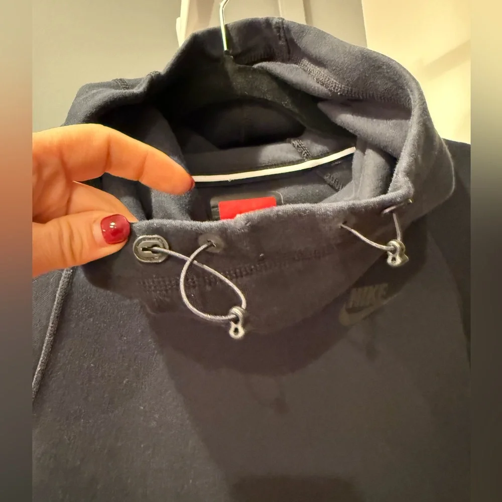 Nike Tech Fleece Women's Hoodie. Black. Size XS.
